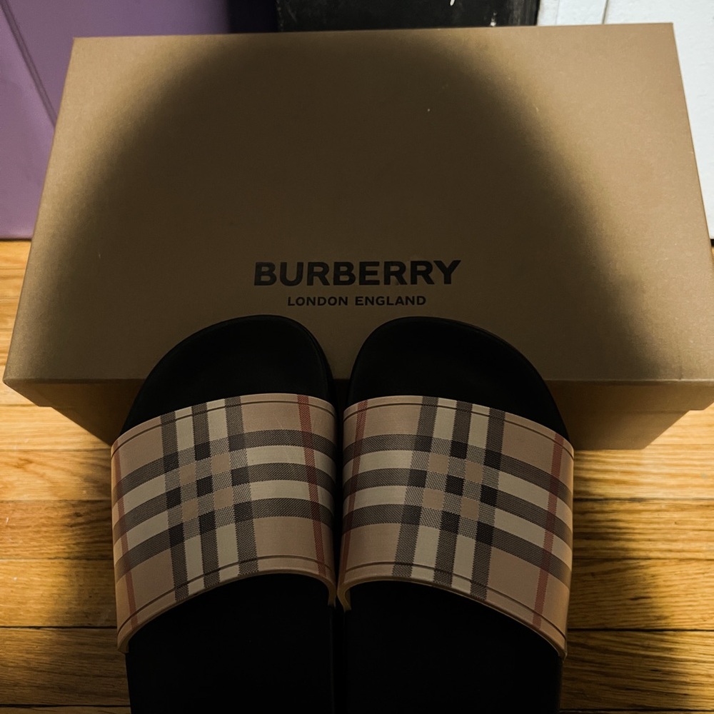 Burberry Check Pattern Slides - Picture 3 of 3